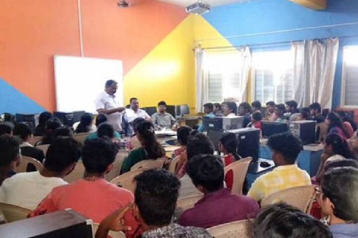 Sri Jagadguru Murugharajendra First Grade College of Arts and Commerce, Chikmagalur campus photo 3