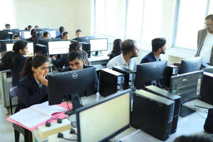 Parikrama Arts, Commerce and Science College, Ahmednagar campus photo 6