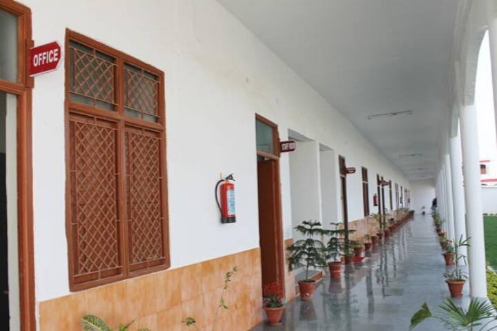 Shri Pramod Charan Dwivedi Vidhi Mahavidhyalaya, Kanpur campus photo 6