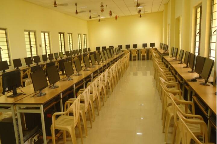 Sri YN College, Narsapur campus photo 2