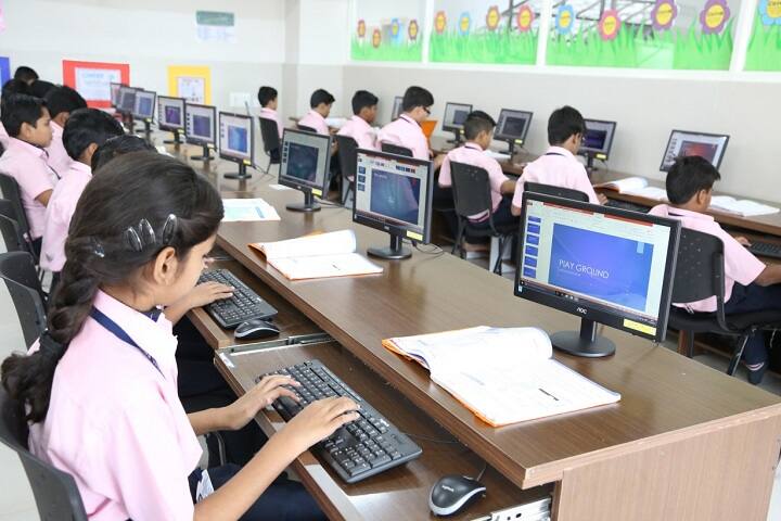 Mahatma Law College, Prayagraj campus photo 3