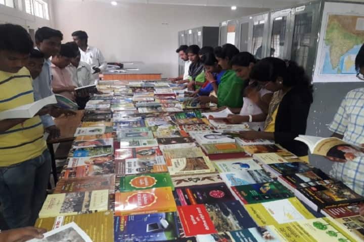 Rashtrapita Mahatma Gandhi College, Karjat campus photo 2