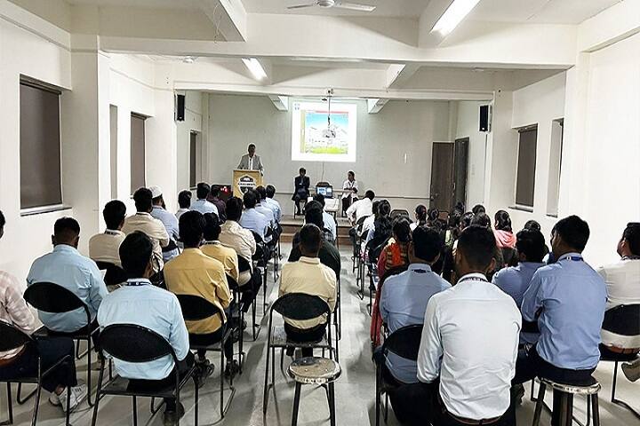 MKD Arts, Commerce, Science and Fashion Designing College, Virchak campus photo 5