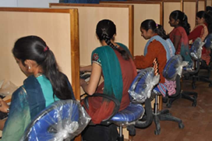 Smt RD Shah Arts and Smt VD Shah Commerce College, Ahmedabad campus photo 3