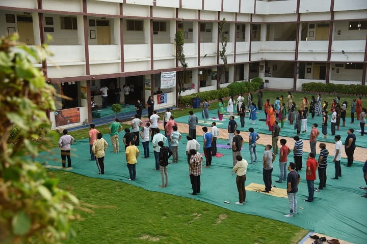 Shri GH Gosrani Commerce College and Shri DD Nagda BBA College, Jamnagar campus photo 6