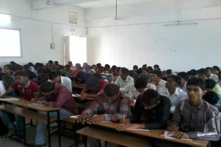 Shri and Smt PK Kotawala Arts College, Patan campus photo 4