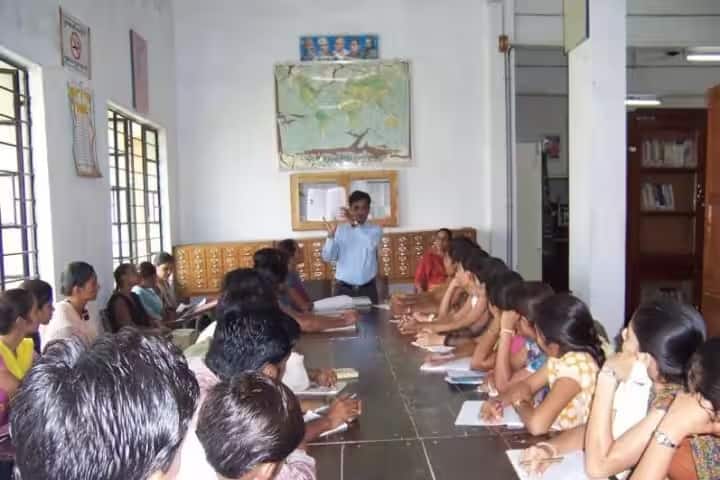 Shri and Smt PK Kotawala Arts College, Patan campus photo 5