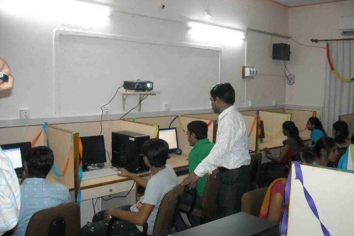HL Patel Arts and Commerce College, Bhayavadar campus photo 3