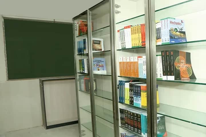 Thakur Specialized Degree College, Mumbai campus photo 2