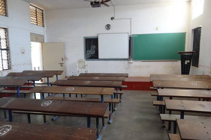Smt Giriyamma R Kanthappa Shresti First Grade Women's College, Harihar campus photo 4