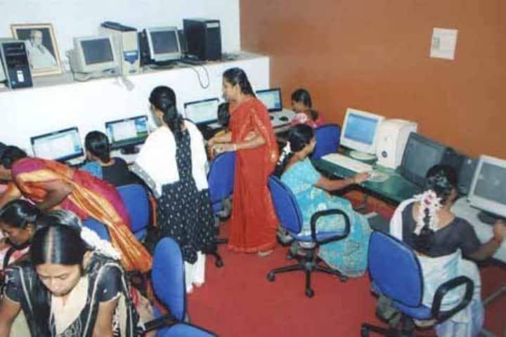 Smt Kallawwa Shivappanna Jigalur Arts and Dr Smt Sushila Murigeppa Sheshgiri Commerce College for Women, Dharwad campus photo 6