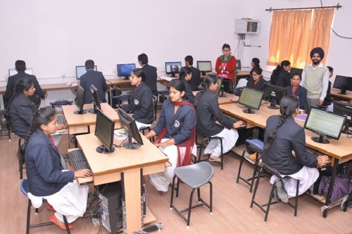 Public College, Samana campus photo 4