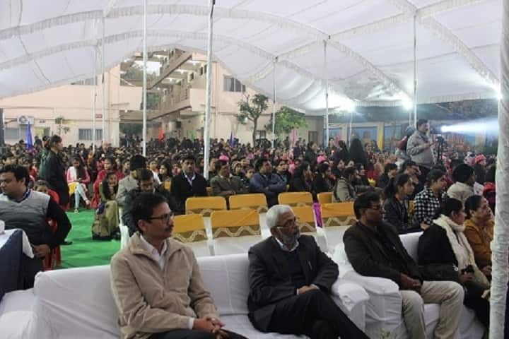 Dhirendra Mahila Post Graduate College, Varanasi campus photo 6