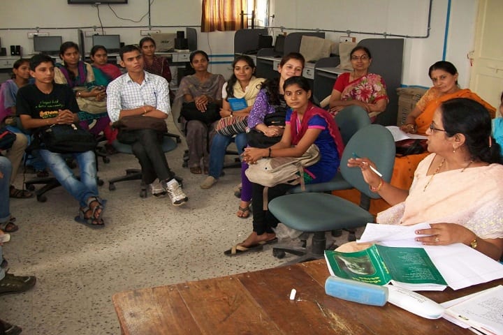 Menaba Bababhai Patel Rashtrabhasha Arts and Commerce College, Ahmedabad campus photo 5