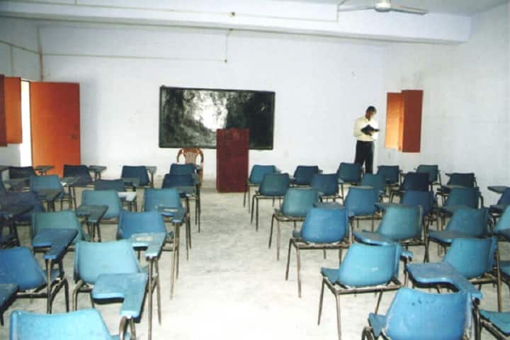 Purvanchal Degree College, Munderwa campus photo 3