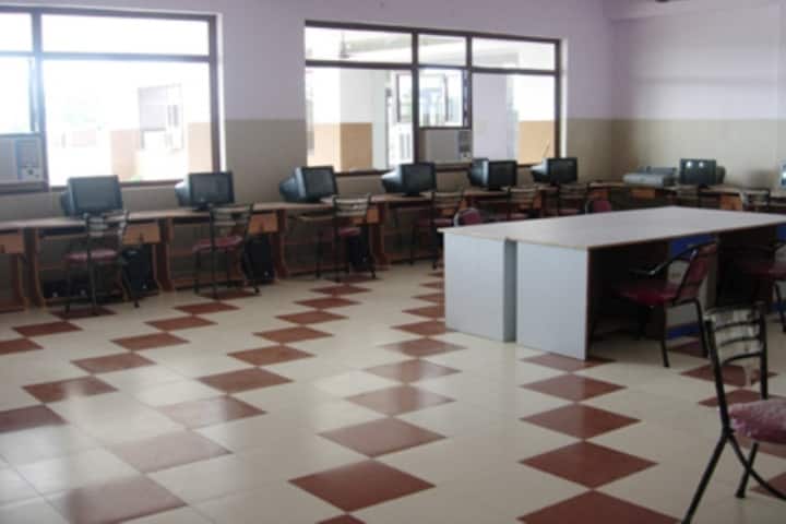 Mahatma Gandhi Institute of Pharmacy, Lucknow campus photo 5