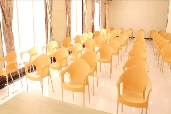 Smt KL Tiwari Degree College of Commerce and Science, Mumbai campus photo 2