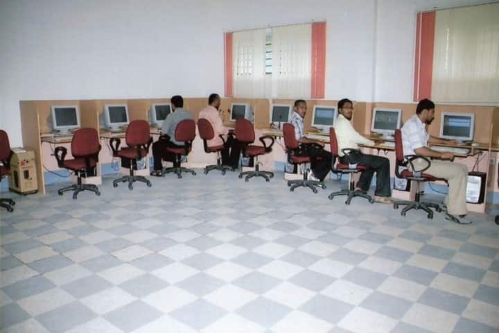 Bharathi First Grade College, Kirugavalu campus photo 2