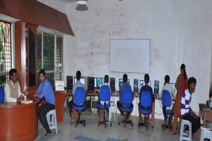 B Parameshwarappa Arts and Commerce College, Holalkere campus photo 3