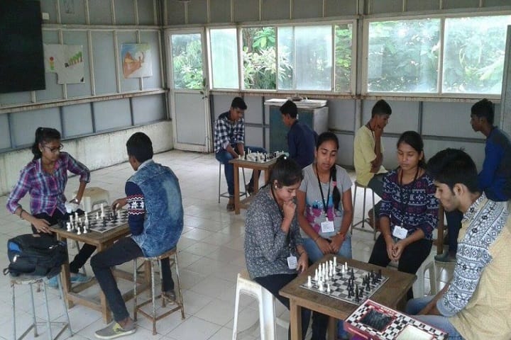 Smt CD Jhobalia Rofel Arts and Smt ISR Achchhariwala Rofel Commerce College, Vapi campus photo 3