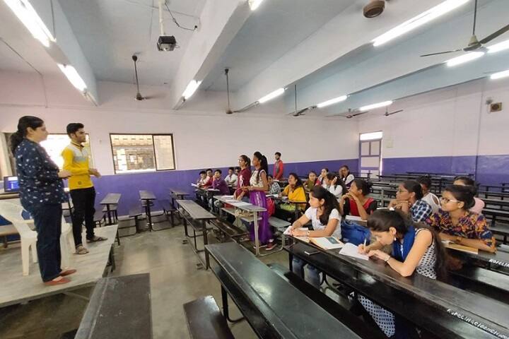 Smt CD Jhobalia Rofel Arts and Smt ISR Achchhariwala Rofel Commerce College, Vapi campus photo 4