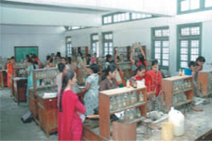 Matushri Virbaima Mahila Science and Home Science College, Rajkot campus photo 5