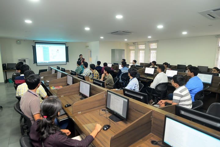 GSFC University, Vadodara campus photo 2