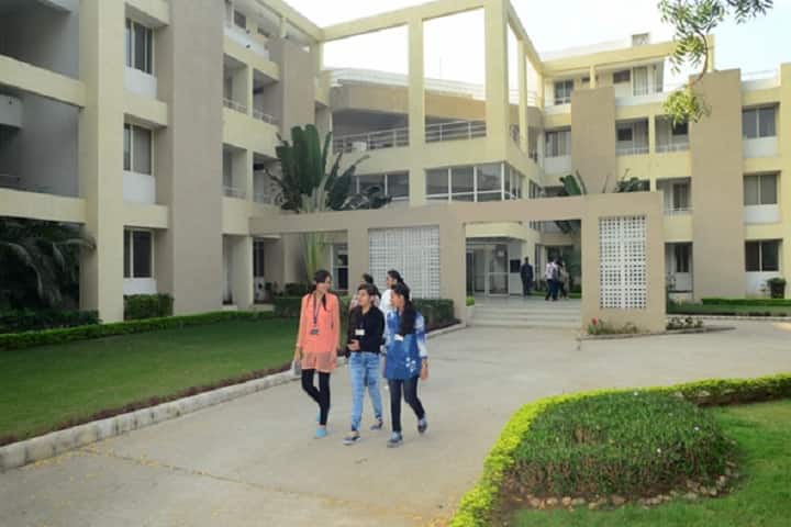 GSFC University, Vadodara campus photo 4
