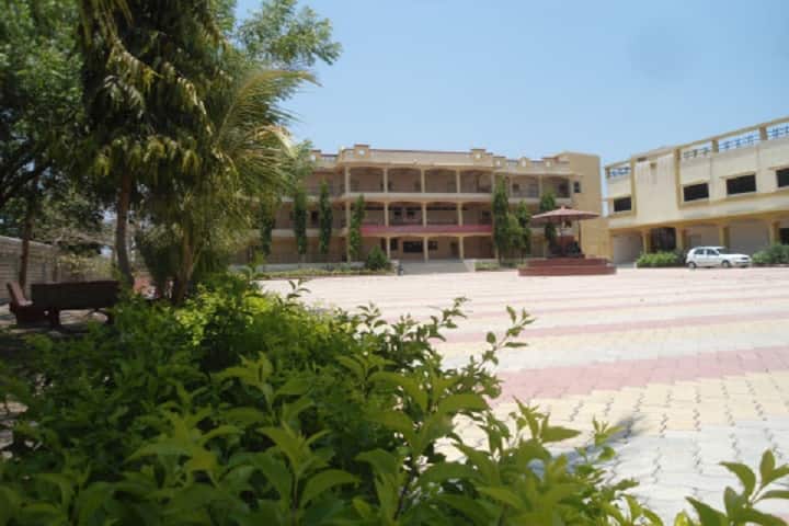 Matrushri DB and KG Commerce and BBA BCA College, Amrapur campus photo 3