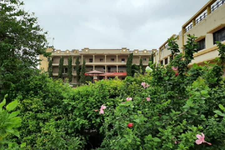 Matrushri DB and KG Commerce and BBA BCA College, Amrapur campus photo 4