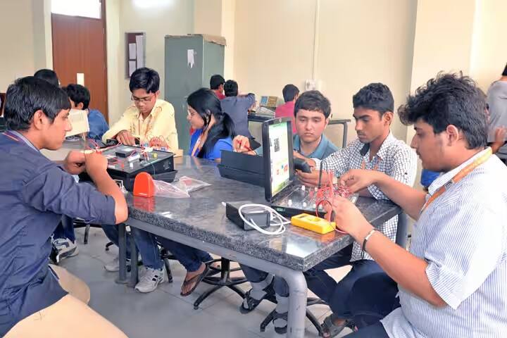Neotech Institute of Technology, Vadodara campus photo 3
