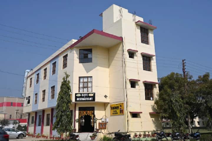 Varun Arjun University, Shahjahanpur campus photo 4