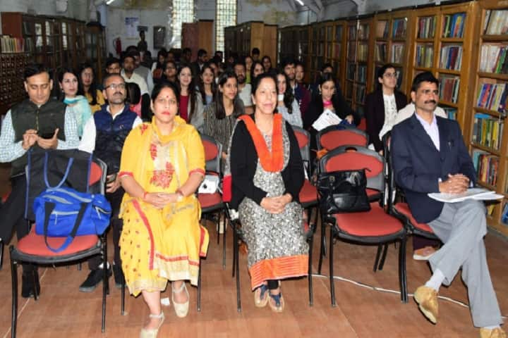 Himachal Pradesh University Centre for Evening Studies, Shimla campus photo 3