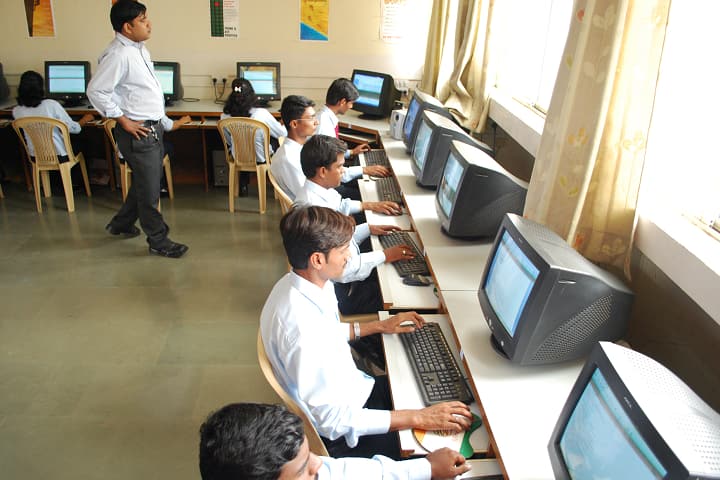 Swaraj College of Arts, Commerce and Science, Pune campus photo 4