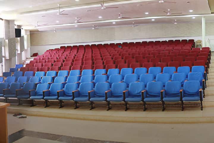KLE Society's BV Bhoomaraddi College of Engineering and Technology, Hubli campus photo 3