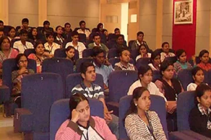 MHHF's Smt Sudhatai Mandke College, Pune campus photo 2