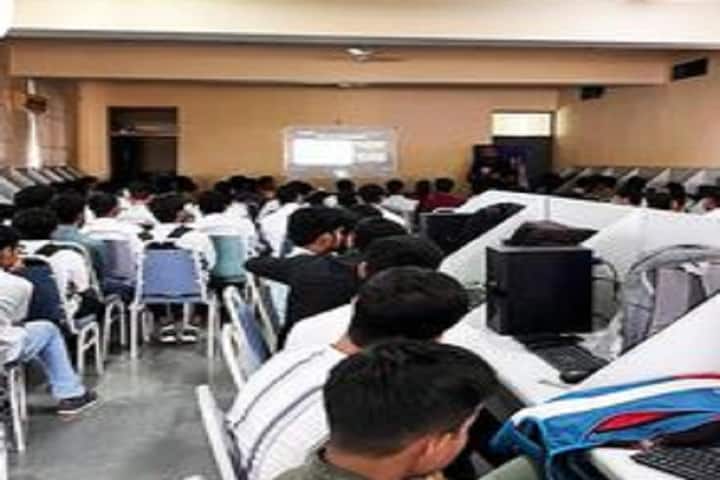 School of Law, Starex University, Gurugram campus photo 3