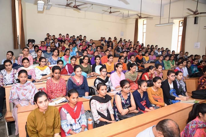 Saroop Rani Government College for Women, Amritsar campus photo 4