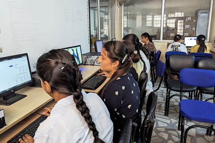 Saroop Rani Government College for Women, Amritsar campus photo 6