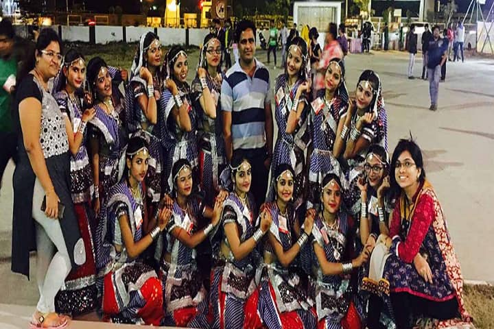 Ambaba Commerce College Maniba Institute of Business Management and Deviba Institute of Computer Application, Surat campus photo 5