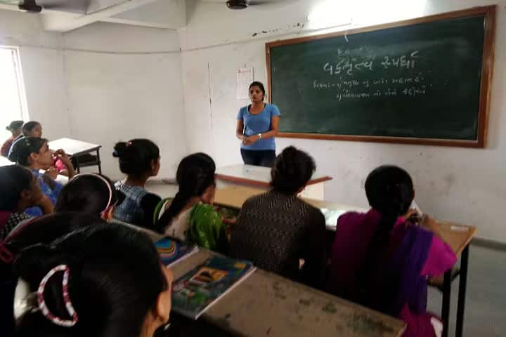 Shree PK Chaudhari Mahila Arts College, Gandhinagar campus photo 2